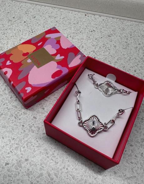 Set 2 náramkov v darčekovom balení, avon