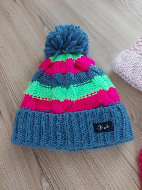 Teplé zimne čiapky 4-6r, wedze,104