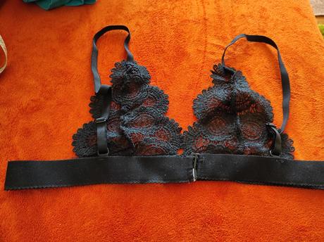 Čipkovaná podprsenka, m