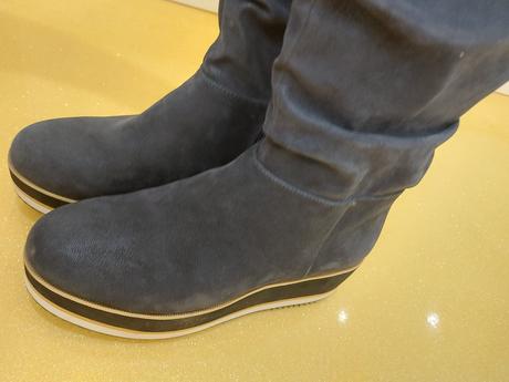 Tmavomodré vysoké čižmy na platforme, baťa,38