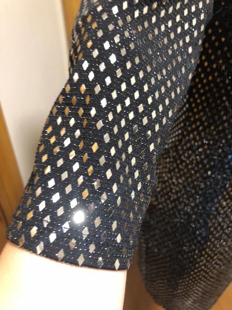 Trblietavé šaty, s