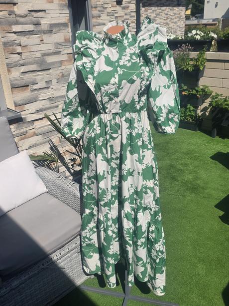 Elegantne saty, reserved,34