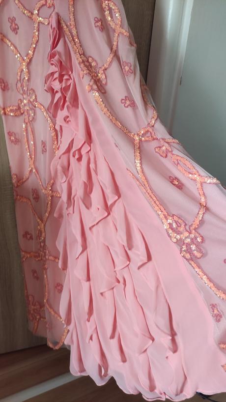 Spoločenské šaty, 38