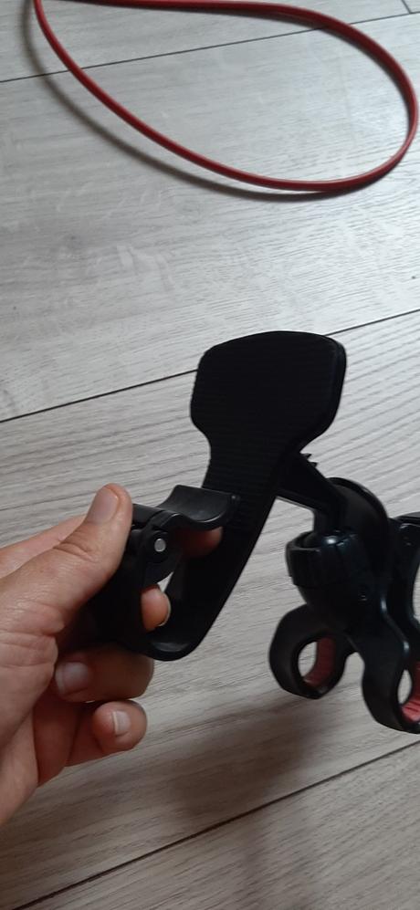 Drziak na telefon do auta, 