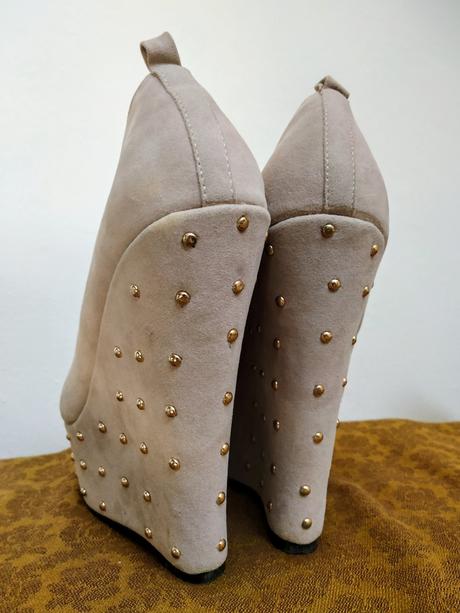 Extravagantné lodičky, 40