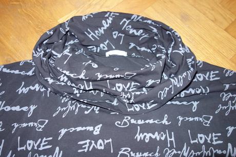 Popísaná mikina s veľkým golierom m/l, m