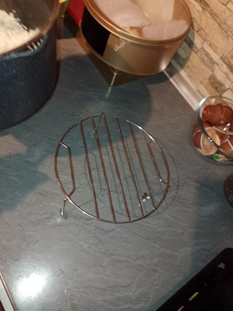 Stojan držiak na hrnce,