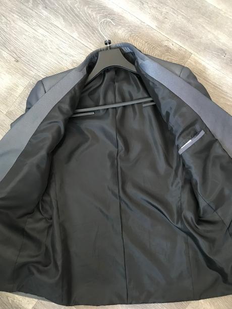 Slávnostný oblek jemne lesklý, 48