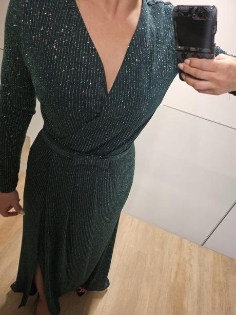 Krásné šaty  slávnostné  č.m raz oblečené shocksho, m