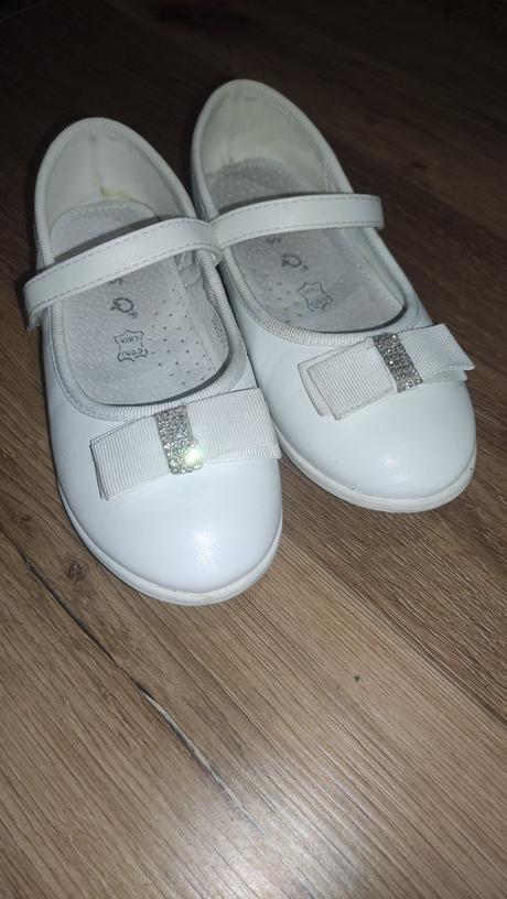 Biele topánky, 28