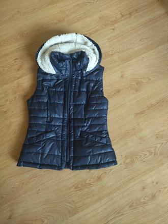 Vesta s kapucňou, colours of the world,s