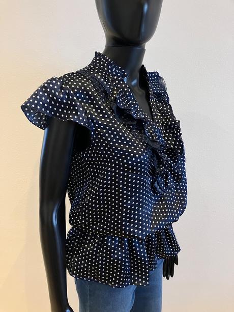 Dámska bodkovaná blúzka s volánom (m), m