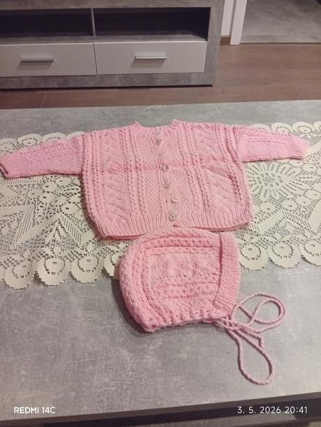 Retro ručne robené svetriky s capickami, 56