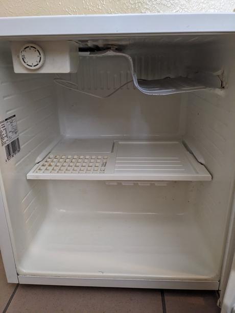 Predám mini chladničku daewoo fr 063, 45 l, 