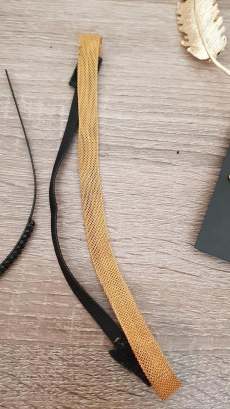 Nausnice a vlasove doplnky, 