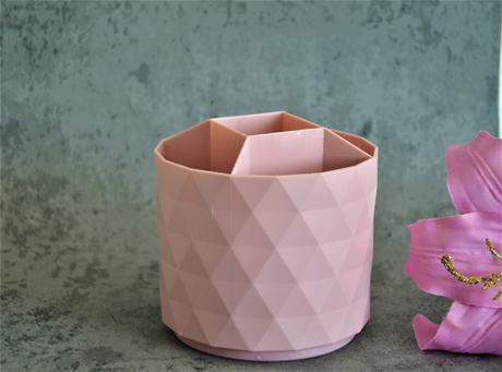 Otočný plastový organizér, 