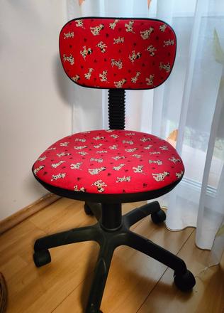 Detská otáčacia stolička k pisaciemu stolu, 