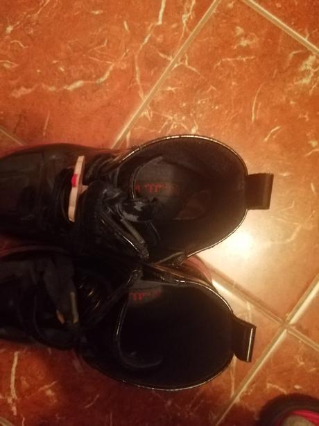 Čierne lakove topánky 28, 28