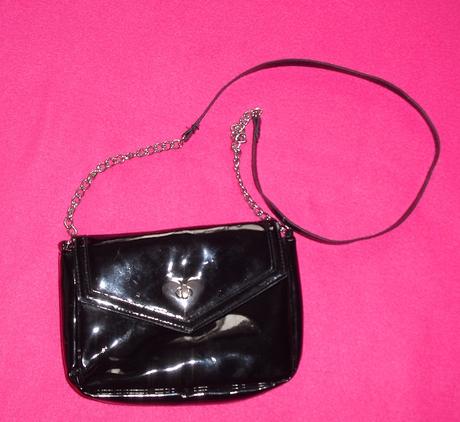 Hm srdieckova lakovana kabelka, h&m