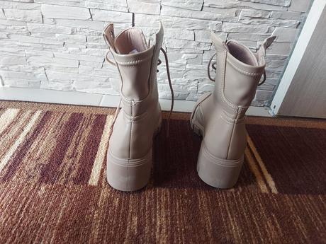 Damske cizmy nove, 36