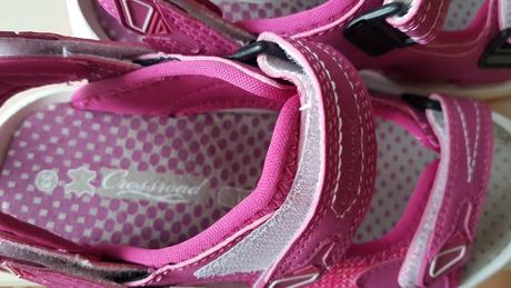 Športové sandále, 33