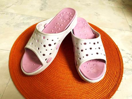 Gumené šlapky na platforme, 38