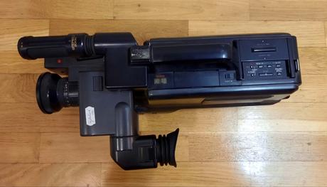 Panasonic m10 retro vhs kamera + ac adaptér, panasonic
