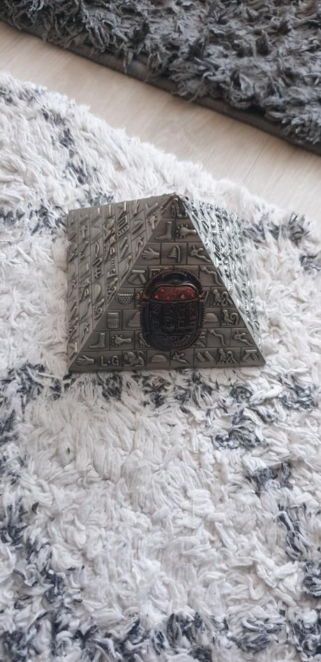 Dekorácia pyramída, 