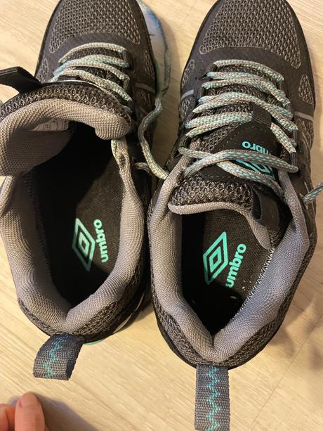 Topánky trekove, umbro,38