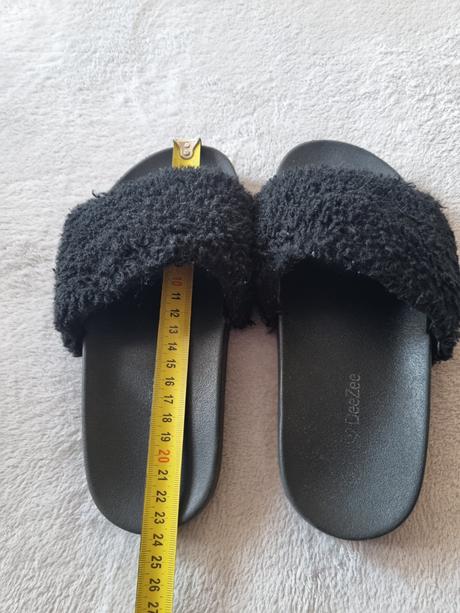 Slapky s kozusinou, 36