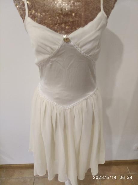 Krasne letné romantické šaty, m