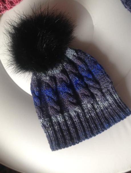 Pletena čiapka s veľkym brmbolcom, 56 - 158