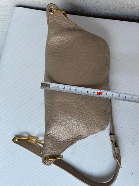 Coccinelle luxusna kozena belt bag ladvinka bezova, coccinelle