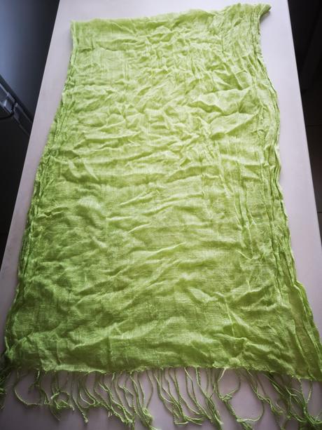 Hráškovozelený šál, 