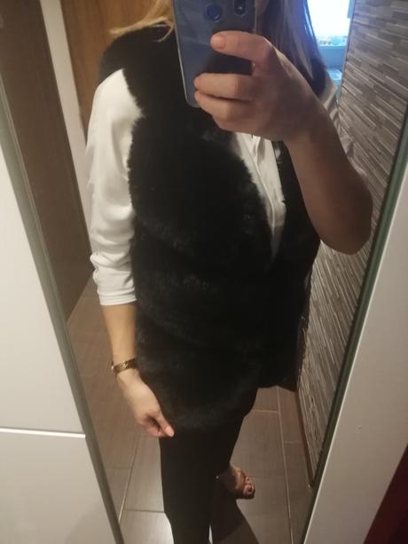 Huňatá čierna vesta, l