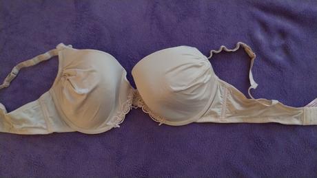 Podprsenka zn. hunkemöller 85c s riasením, 85c