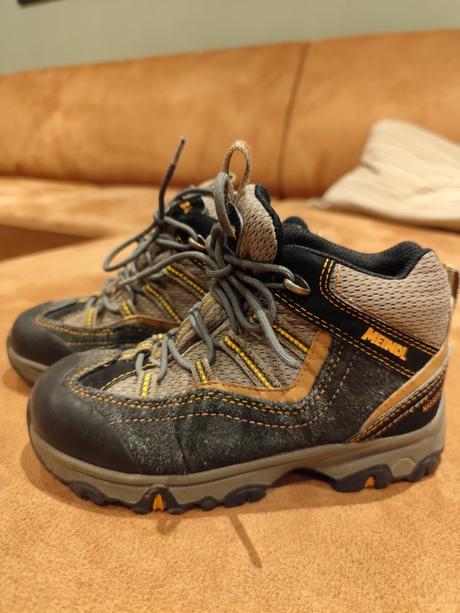 Trekove topánky, 30