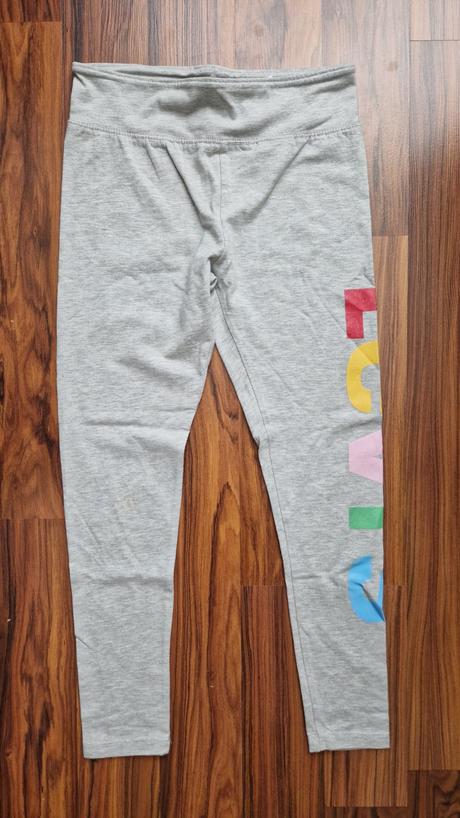 Sivé legíny, levis,152