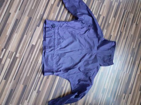 Tenka športová vetrovka, 42