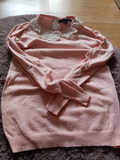 Ruzovy pulovrik gate, s