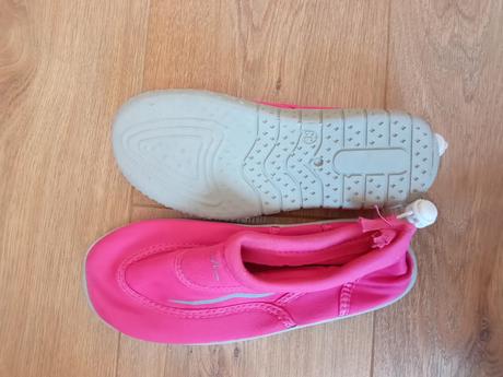 Topánky do vody, 33