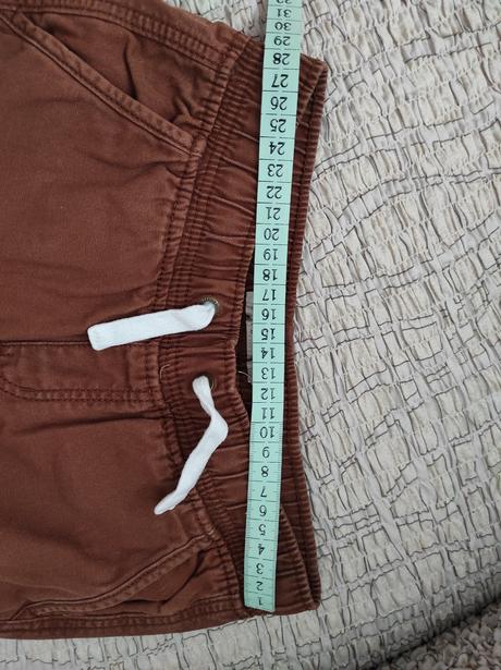 Predám hnedé chlapč. riflové nohavice veľ. 122, h&m,122