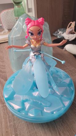 Hatchimals lietajuca vila, 