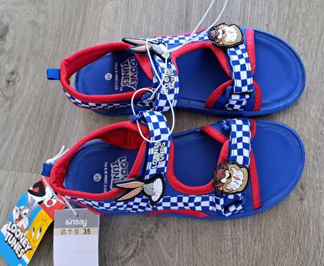 Sandalky looney tunes, sinsay,35