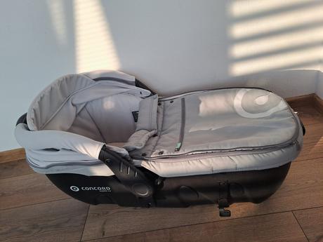 Vanička/ autosedacka concord, concord