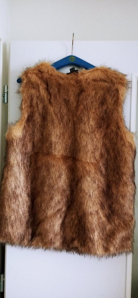 Kožušinkova vesta, esmara,40