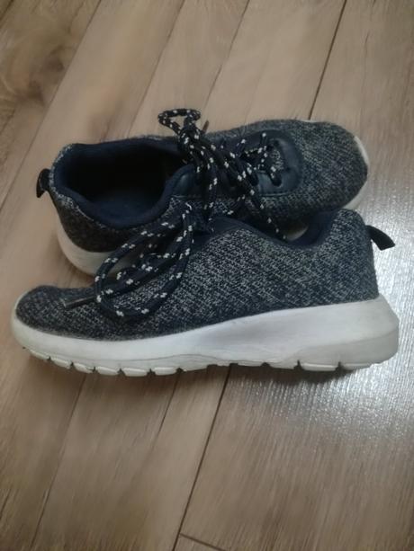 Tenisky, 28