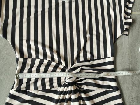 Pásikové čb šaty v34, jemnučké, 34