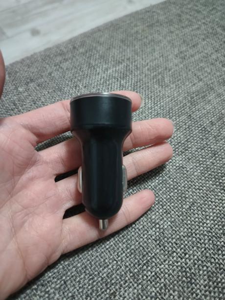 Indikátor autobaterie s usb vstupmy, 