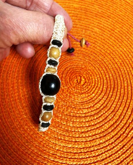 Naturálny drevený náramok, 